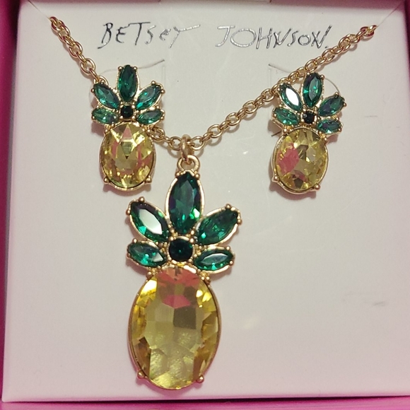NWT Betsey Johnson necklace & earings - Picture 2 of 4
